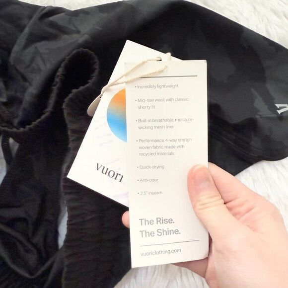 Women Vuori Clementine Performance Short Mid Rise Black Watercolor Camo Large - Picture 11 of 12